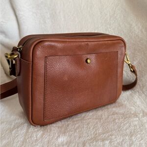 Madewell Large Transport Camera Bag (English Saddle)
